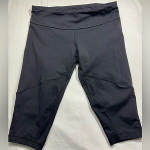 SOLD Lululemon women’s black biker long shorts knee leggings drawstring size 10